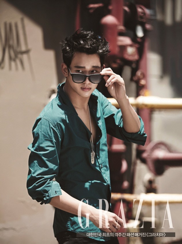 Gambar Foto Kim Soo Hyun di Majalah Grazia Edisi Agustus 2013