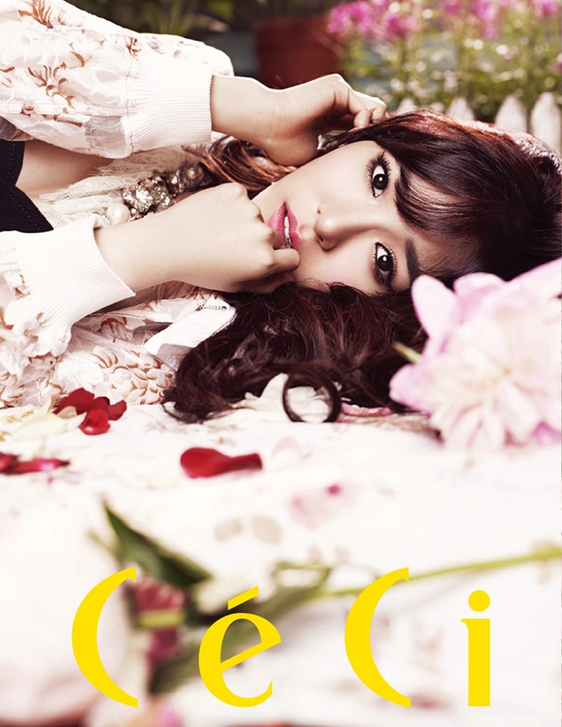 Gambar Foto Tiffany Girls' Generation di Majalah CeCi Edisi Agustus 2013