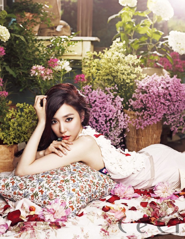 Gambar Foto Tiffany Girls' Generation di Majalah CeCi Edisi Agustus 2013