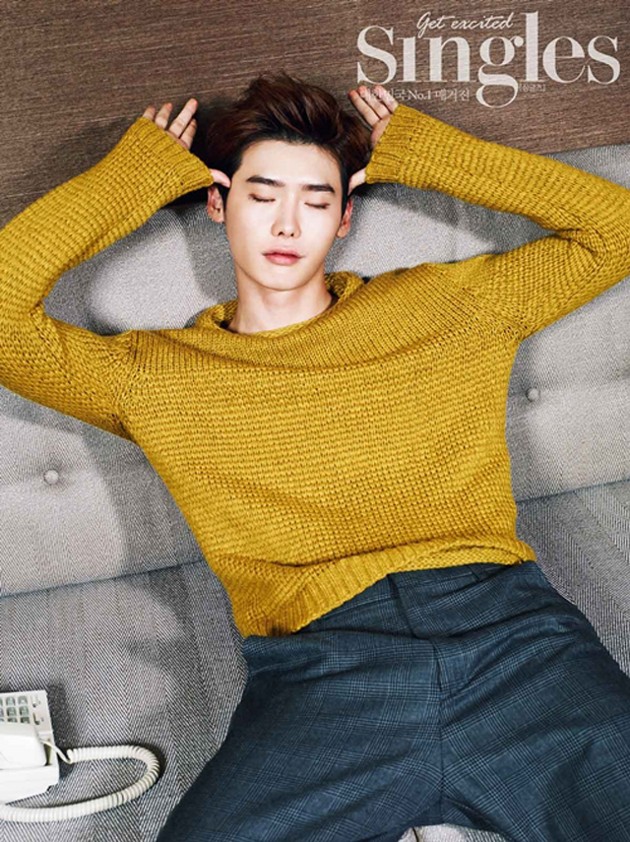 Gambar Foto Lee Jong Suk di Majalah Singles Edisi Agustus 2013