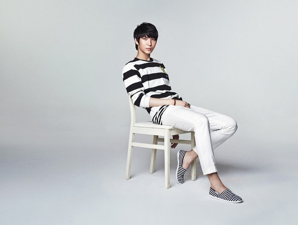 Gambar Foto Leo VIXX di Teaser Mini Album 'Jekyll' - Foto 2 dari 87
