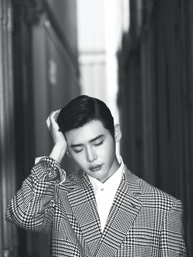 Gambar Foto Lee Jong Suk di Majalah High Cut Edisi September 2013