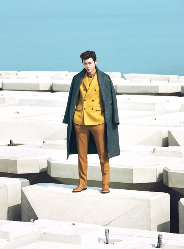 Gambar Foto Lee Jong Suk di Majalah High Cut Edisi September 2013