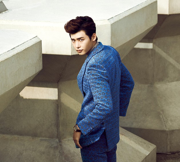 Gambar Foto Lee Jong Suk di Majalah High Cut Edisi September 2013