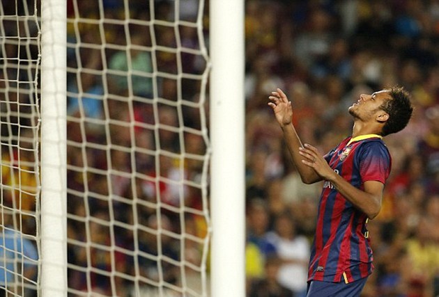 Gambar Foto Ekspresi Neymar Saat Gagal Mencetak Gol