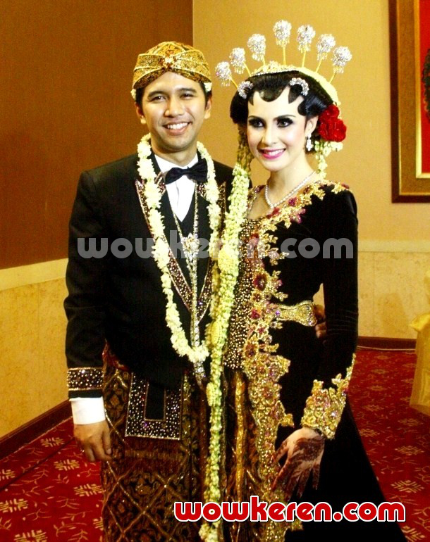 Foto Resepsi Pernikahan Arumi Bachsin dan Emil Dardak 