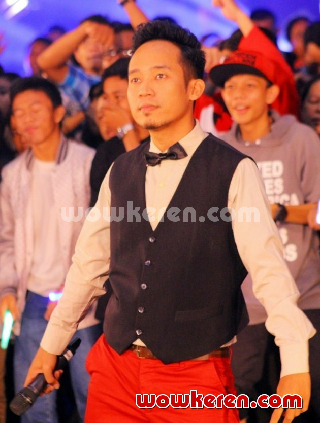 Gambar Foto Denny Cagur Saat Mengisi Acara 'Yuk Keep Smile' Trans TV