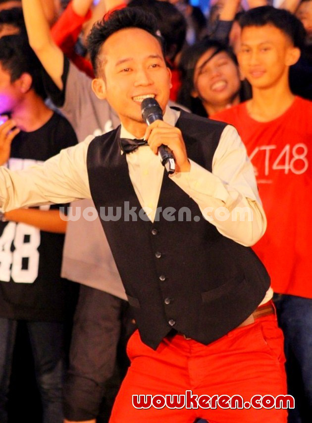 Gambar Foto Denny Cagur Saat Mengisi Acara 'Yuk Keep Smile' Trans TV