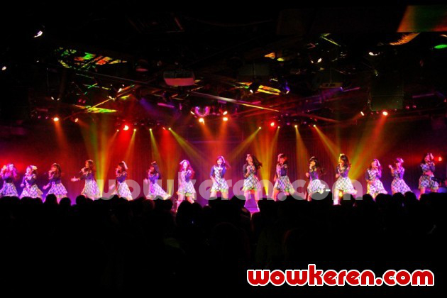 Gambar Foto Penampilan JKT48 di Revival Show Pajama Drive