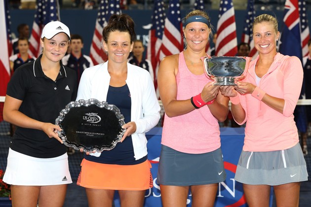 Gambar Foto Para Juara Kategori Ganda Putri US Open 2013 Berfoto Bersama