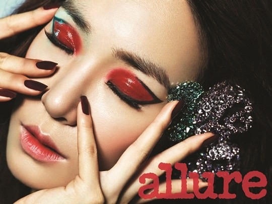 Gambar Foto Tiffany Girls' Generation di Majalah Allure Edisi September 2013