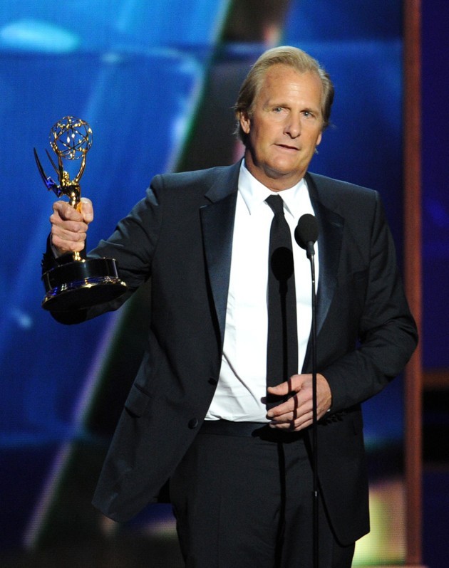 Gambar Foto Jeff Daniels Raih Piala Outstanding Actor in a Drama