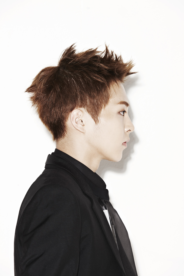 Foto Xiumin EXO di Majalah L'Officiel Hommes Edisi Agustus 2013 - Foto 2 dari 31