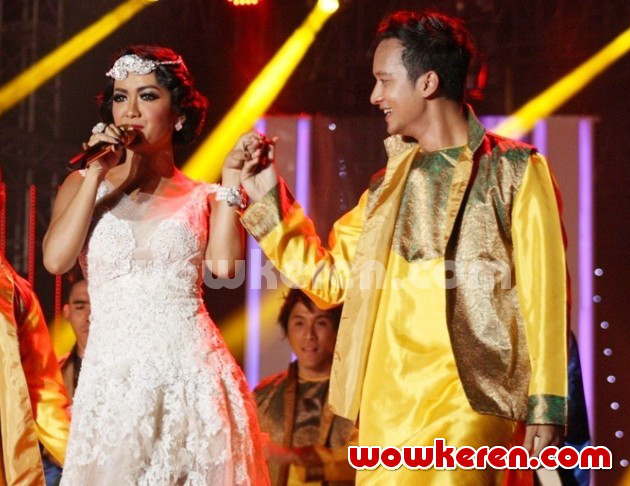 Gambar Foto Penampilan Julia Perez di Inbox Awards 2013