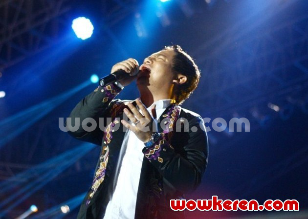 Gambar Foto Penampilan Wali di Inbox Awards 2013