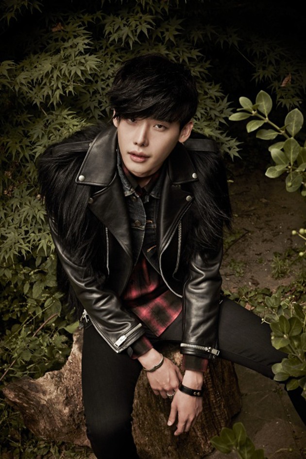 Gambar Foto Lee Jong Suk di Majalah Vogue Korea Edisi Oktober 2013