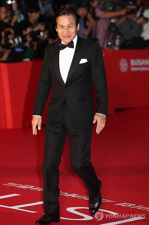Gambar Foto Ahn Sung Ki Hadir di Busan International Film Festival 2013