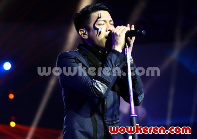 Gambar Foto Penampilan Ariel NOAH di Konser 'Kreas1 1ndonesia'