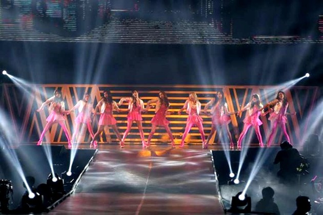 Gambar Foto Girls' Generation Menyanyikan Lagu 'I Got a Boy'