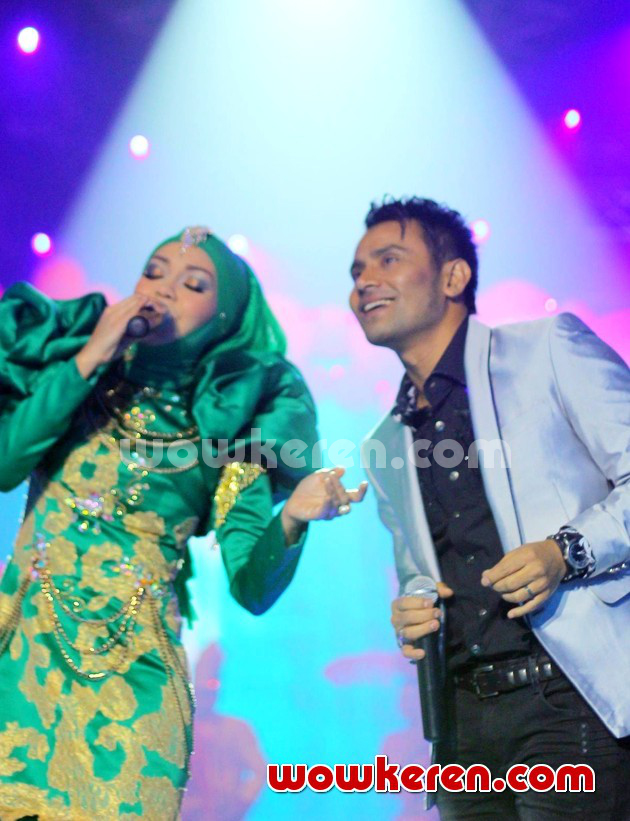 Gambar Foto Duet Iyeth Bustami dan Judika Meriahkan Konser 'Persembahan Cinta 22 MNCTV'