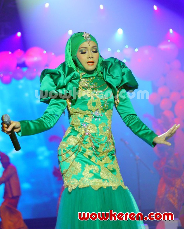 Gambar Foto Penampilan Iyeth Bustami Meriahkan Konser 'Persembahan Cinta 22 MNCTV'