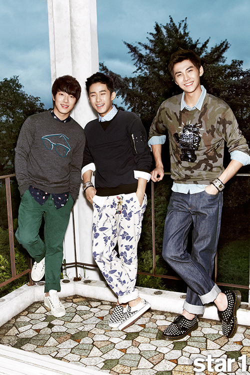 Gambar Foto Choi Min Hwan, Lee Jae Jin dan Song Seung Hyun F.T. Island di Majalah @Star1 Edisi Oktober 2013