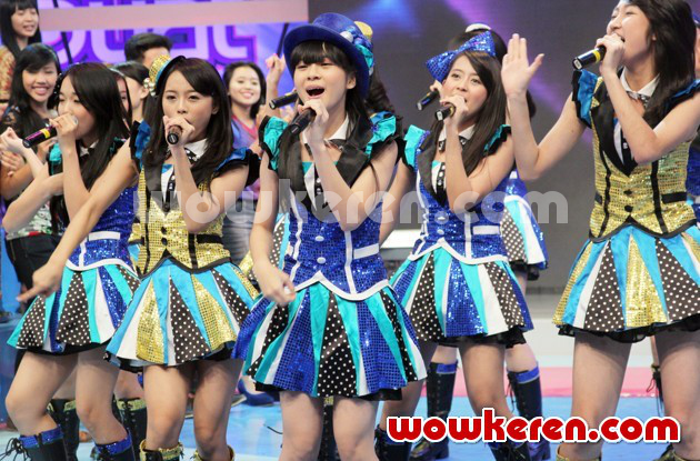 Gambar Foto JKT48 Saat Tampil di Acara Musik 'Dahsyat'
