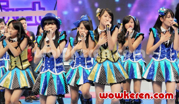 Gambar Foto JKT48 Saat Tampil di Acara Musik 'Dahsyat'