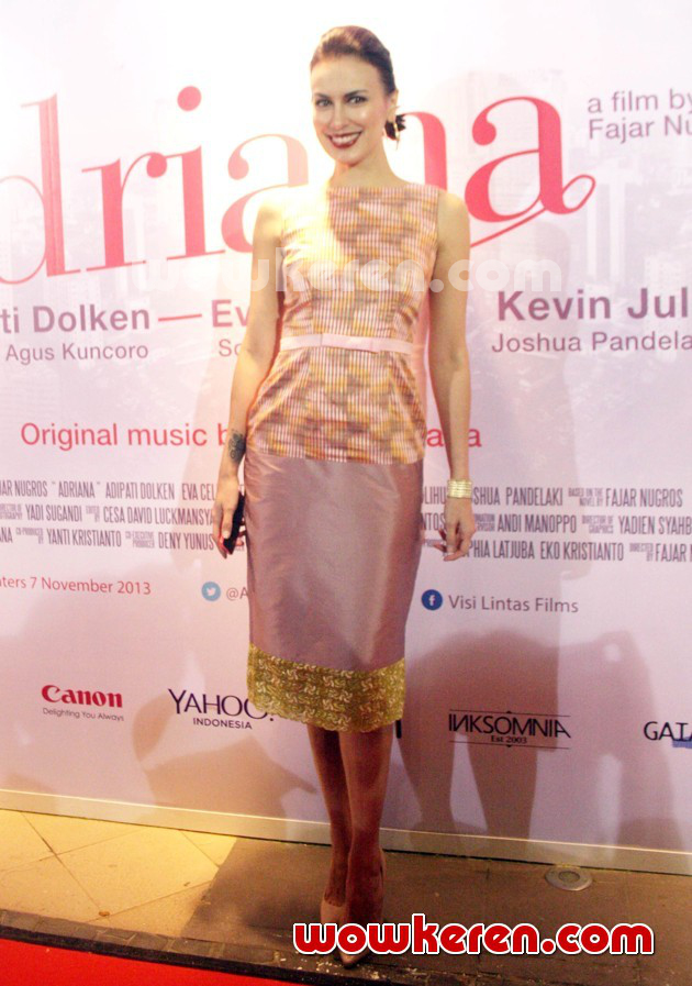 Gambar Foto Sophia Latjuba Hadir di Premiere Film 'Adriana'