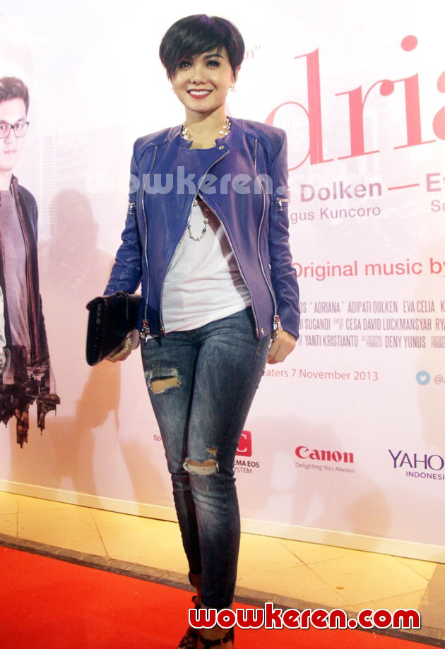 Gambar Foto Yuni Shara Hadir di Premiere Film 'Adriana'