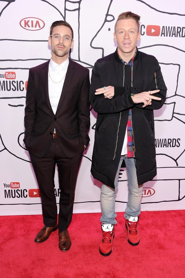 Gambar Foto Ryan Lewis dan Macklemore di Red Carpet YouTube Music Awards 2013