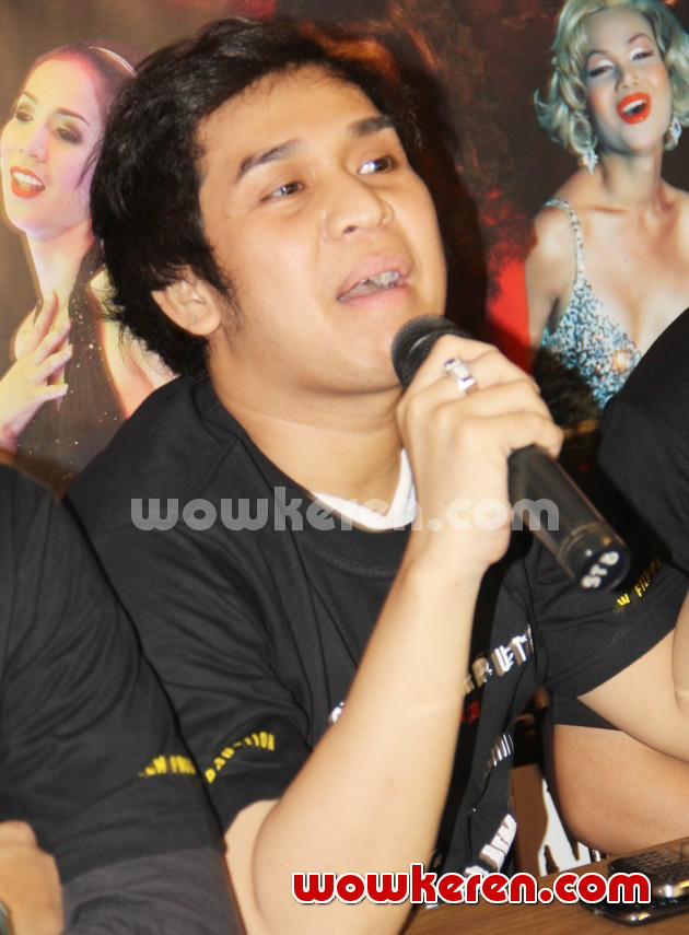 Gambar Foto Olga Syahputra Saat Jumpa Pers Film 'Taman Lawang'