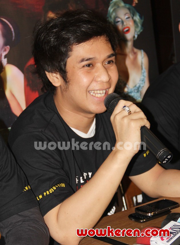 Gambar Foto Olga Syahputra Saat Jumpa Pers Film 'Taman Lawang'
