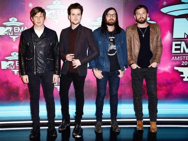 Gambar Foto Kings of Leon di Red Carpet MTV EMAs 2013
