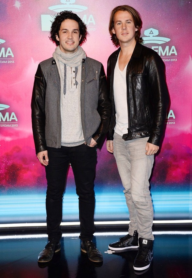 Gambar Foto Ylvis di Red Carpet MTV EMAs 2013