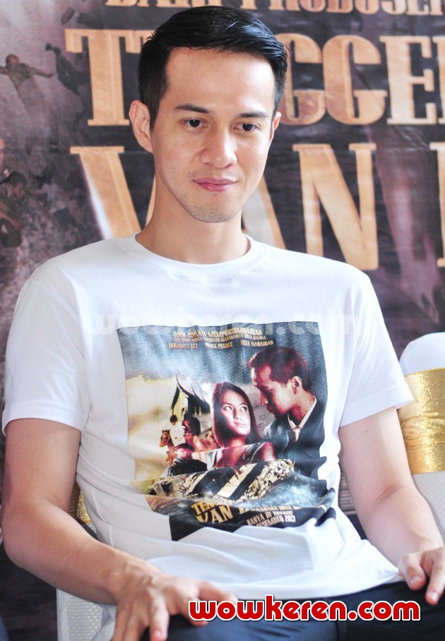 Gambar Foto Herjunot Ali Saat Jumpa Pers Film 'Tenggelamnya Kapal Van Der Wijck'