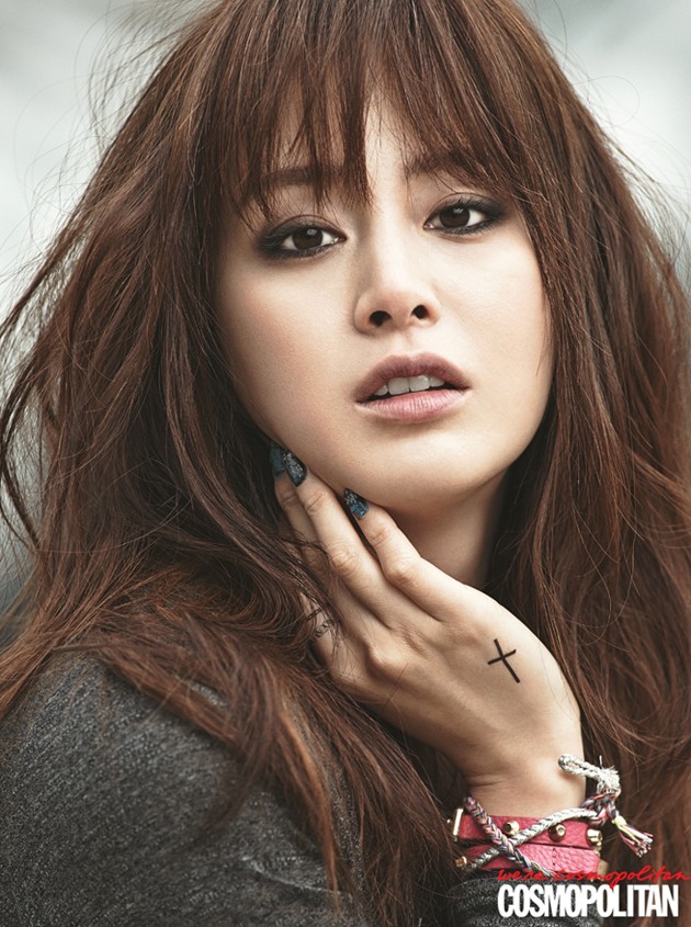 Gambar Foto Kim Tae Hee di Majalah Cosmopolitan Edisi November 2013