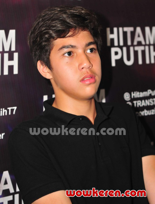 Gambar Foto El Rumi di Acara 'Hitam Putih' - Foto 2 dari 33