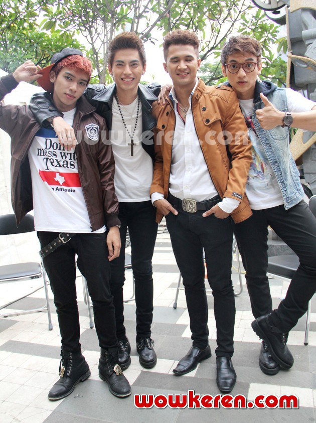 Gambar Foto S4 Saat Ditemui Setelah Mengisi Acara 'K-Pop Vaganza '