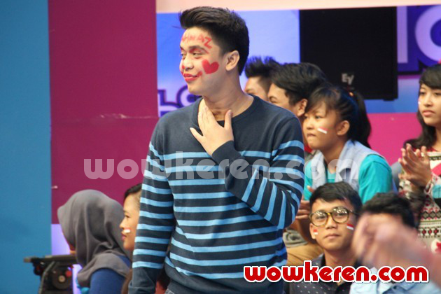 Gambar Foto Billy Syahputra Saat Menjadi Host Acara Musik 'Dahsyat'