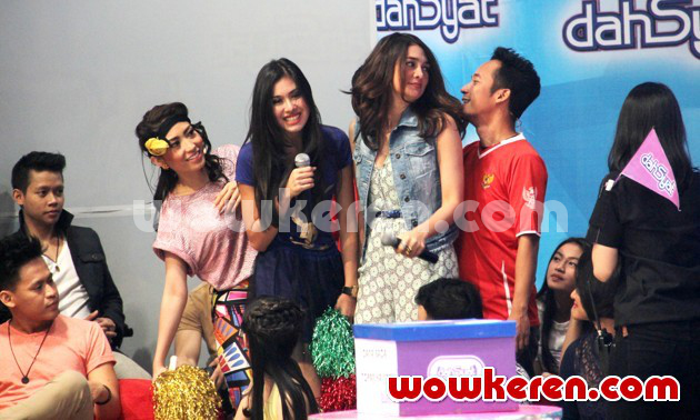 Gambar Foto Para Host Acara Musik 'Dahsyat'