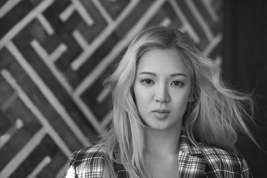 Gambar Foto Hyoyeon Girls' Generation di Majalah L'uomo Vogue Edisi November 2013