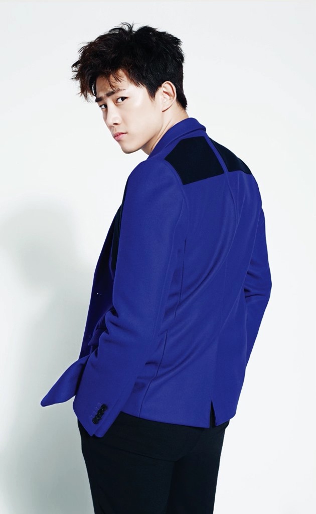 Gambar Foto Taecyeon di Majalah High Cut Edisi November 2013