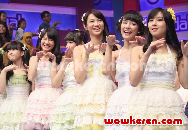 Gambar Foto JKT48 Saat Tampil di Acara Musik 'Dahsyat'
