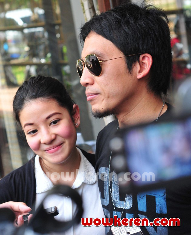 Gambar Foto Natasha Rizki dan Desta Saat Ditemui di Senayan