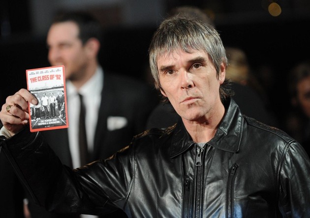 Gambar Foto Ian Brown di Premiere Film 'The Class of 92'