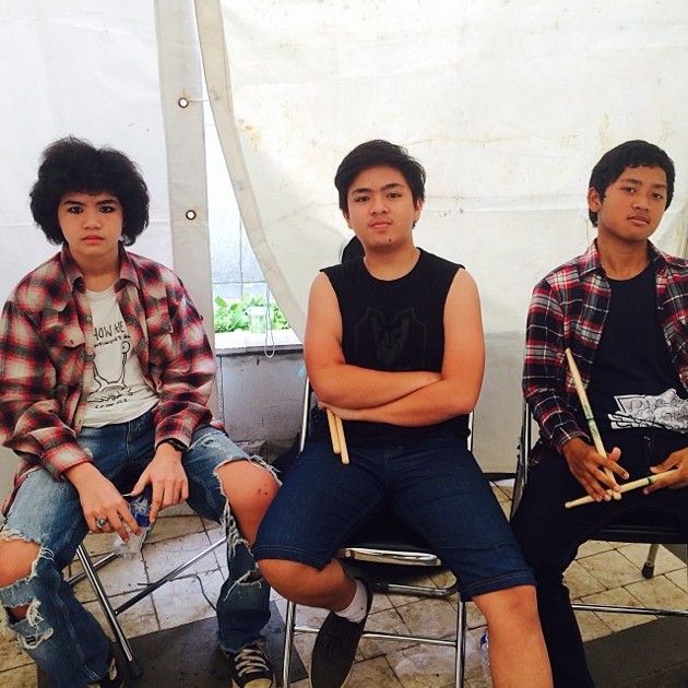 Gambar Foto Dul Jaelani Saat Bersama Bandnya Backdoor