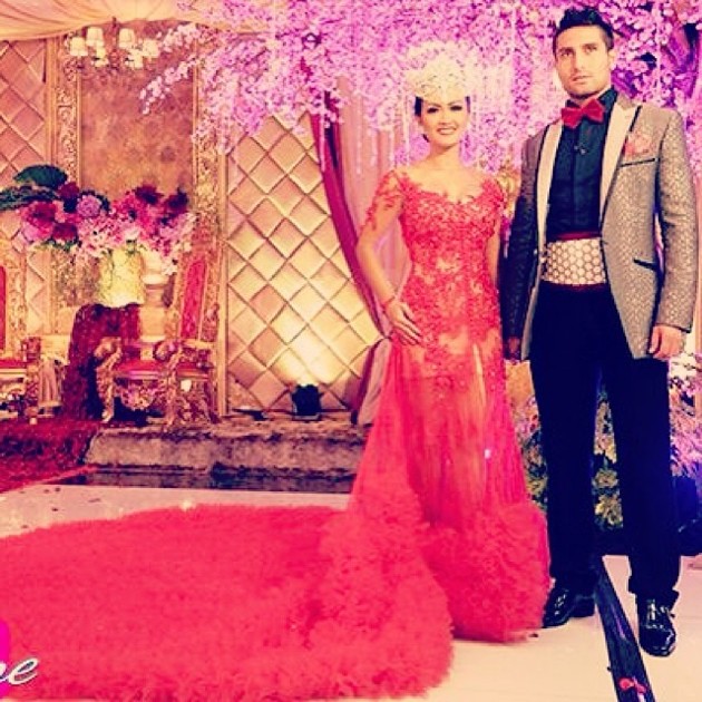 Gambar Foto Prosesi Lamaran Julia Perez dan Gaston Castano