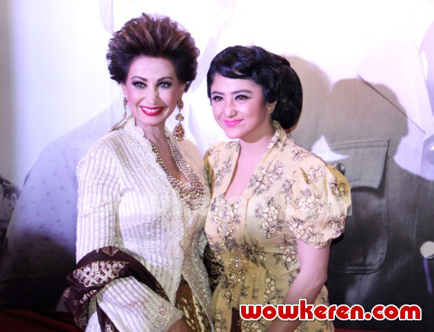 Gambar Foto Raakhe Punjabi dan Dewi Persik Hadir di Premiere Film 'Soekarno'