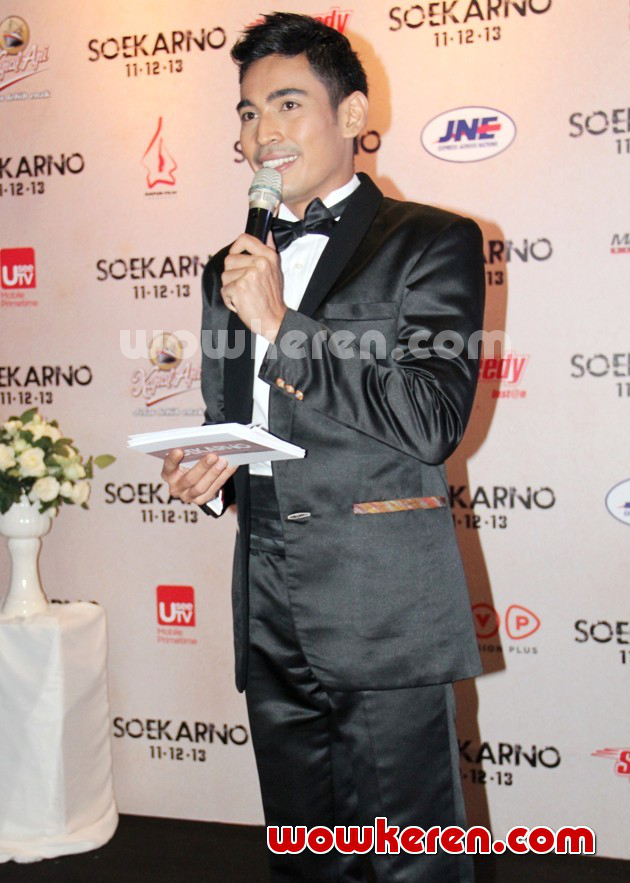 Gambar Foto Robby Purba Menjadi Host Premiere Film 'Soekarno'
